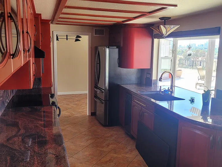 4616 Huggins Way — Photo 5