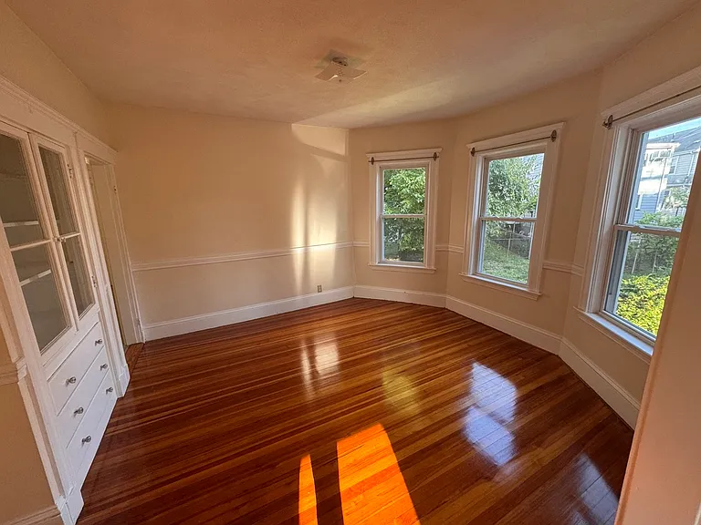 44 Wilson Ave — Photo 13