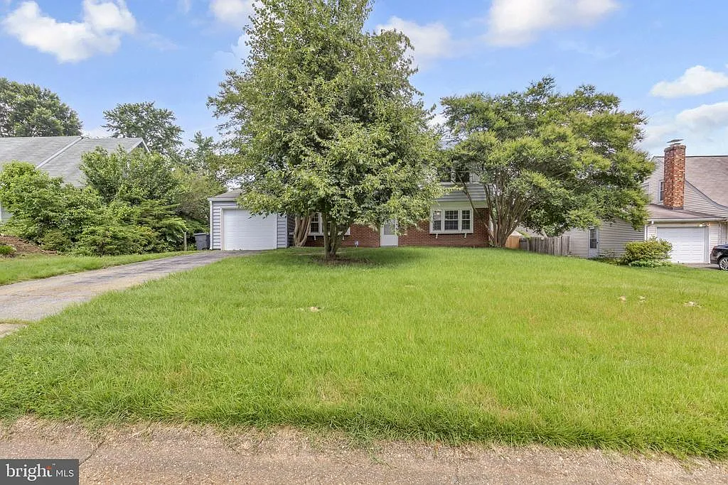 4 bed, 2.5 bath, 1872 sqft, $3,200 — Photo 3