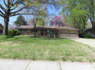 1106 W 21st St, Lawrence, KS 66046