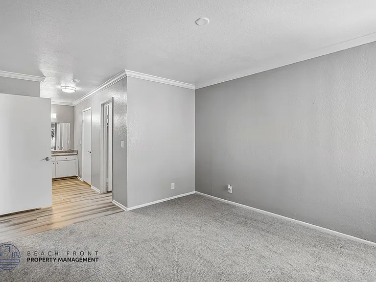 Rollingwood Apartments — Photo 47