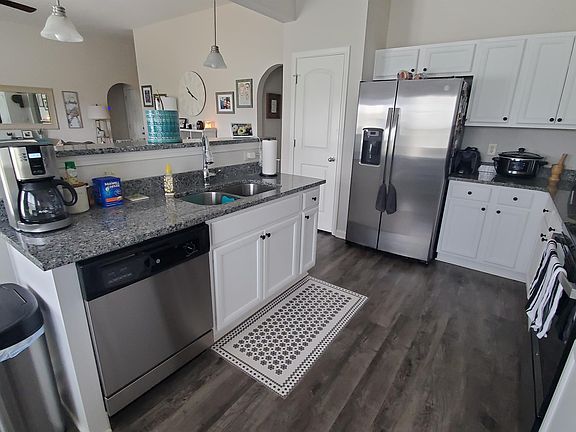 5th image of 4057 Albion Dr