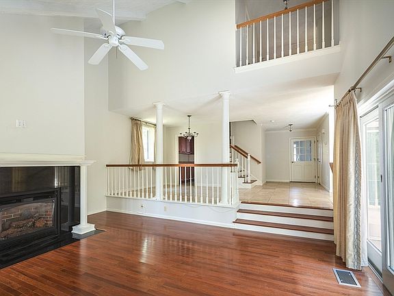 2nd image of 401 Colonial Dr Unit 50
