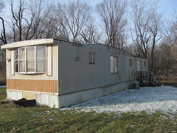 4th image of 205 Schowengerdt St