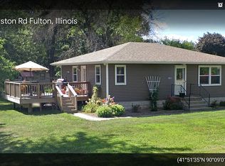 19111 Elston Rd, Fulton, IL 61252