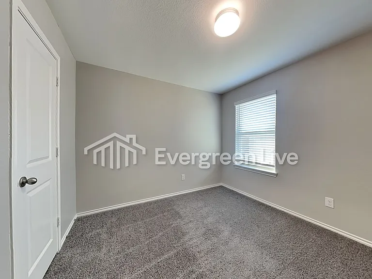 408 Saw Mill Rd — Photo 15