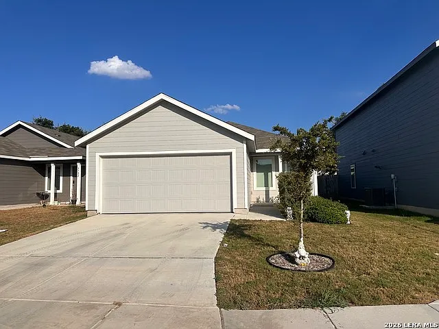 4 bed, 2.0 bath, 1700 sqft, $1,700 — Photo 1