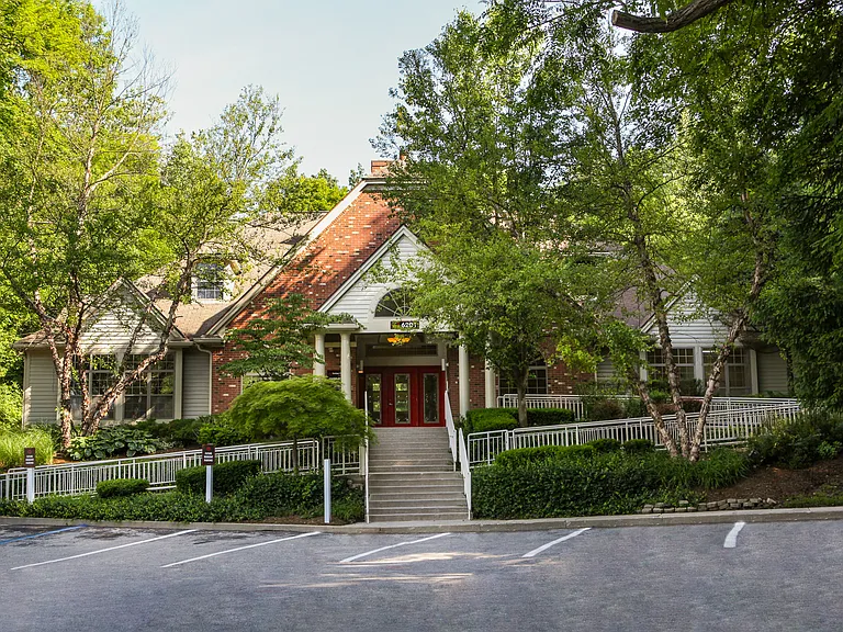 Timber Point Apartments — Photo 37