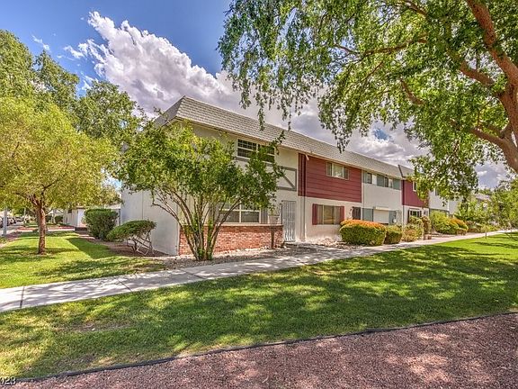 3rd image of 235 Greenbriar Townhouse Way