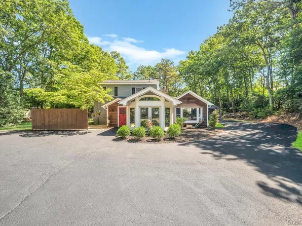 5 Panther Path, Miller Place, NY 11764