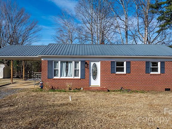 2nd image of 4117 Hill Pl