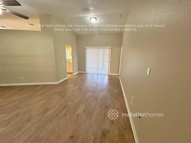 619 SE 18th St — Photo 4