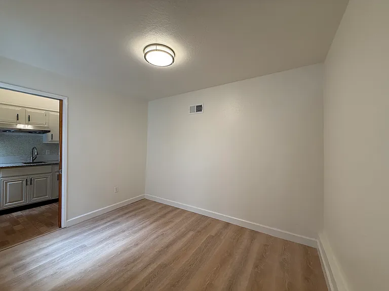1525 Powell St — Photo 5