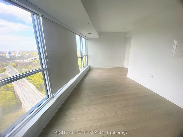 585 Bloor St E #2416 — Photo 11