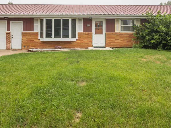 240 Saint Ann Ave, Dickeyville, WI 53808