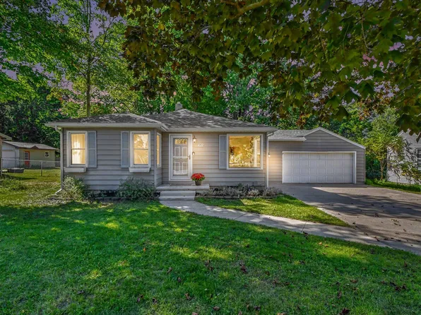 409 Forrest St, Wayland, MI 49348