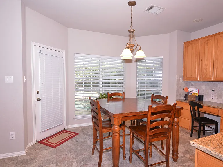 2412 Clearwood Ln — Photo 20