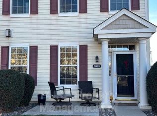 1033 Traditions Ct, Chaska, MN 55318