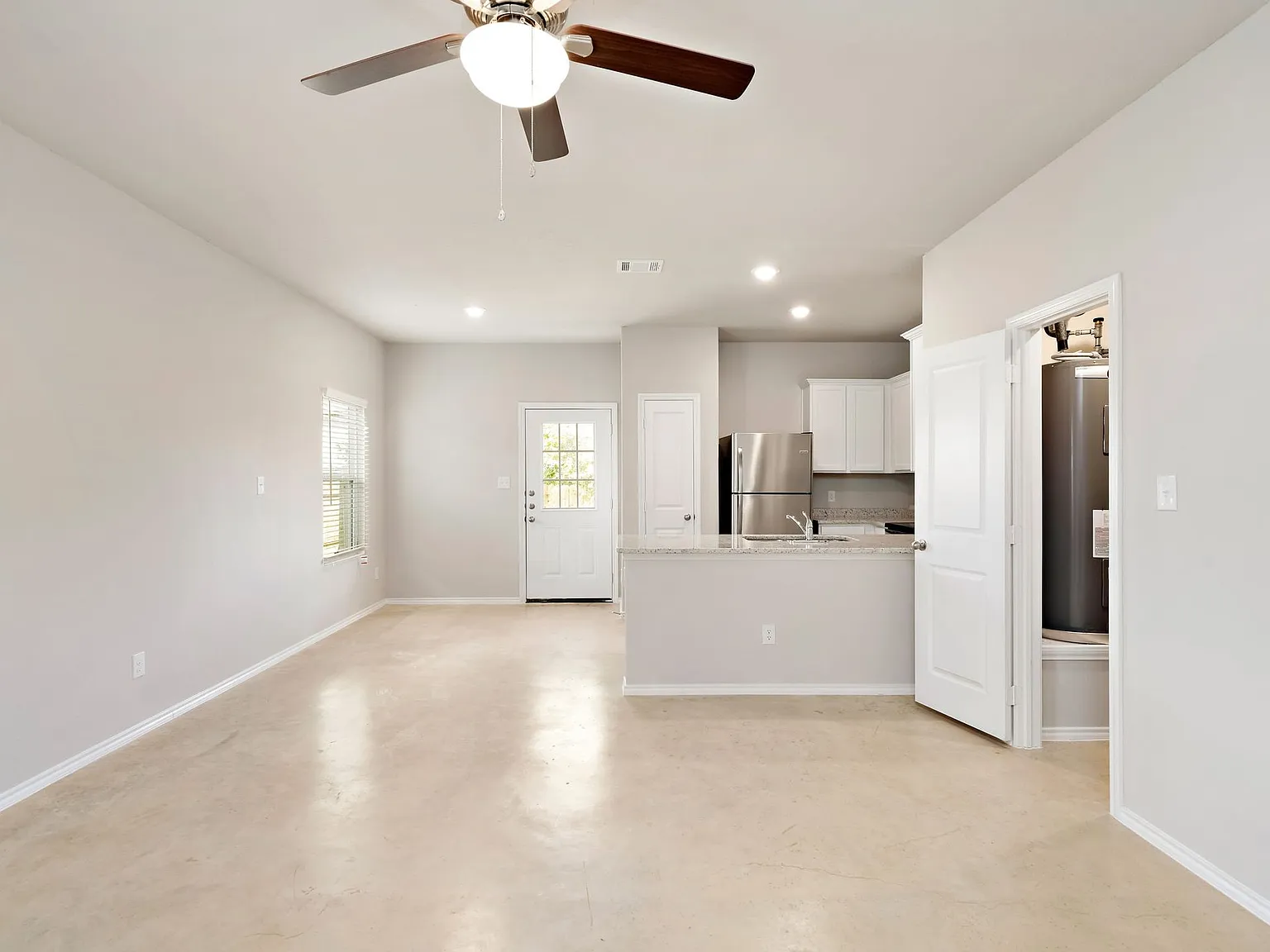 New Unit Available for Rent! Move In Specials! — Photo 4