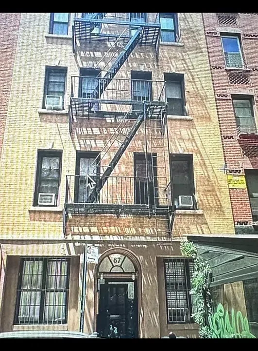 67 Thompson St #4A