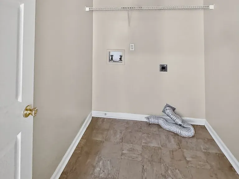 95 Shawn Ct — Photo 16