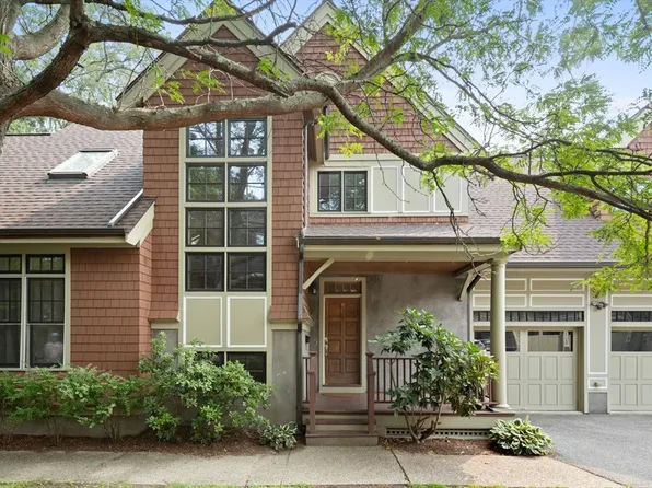 20 Hamlet St #1, Newton Center, MA 02459