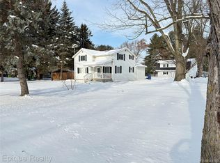 1421 E Mount Morris Rd, Mount Morris, MI 48458