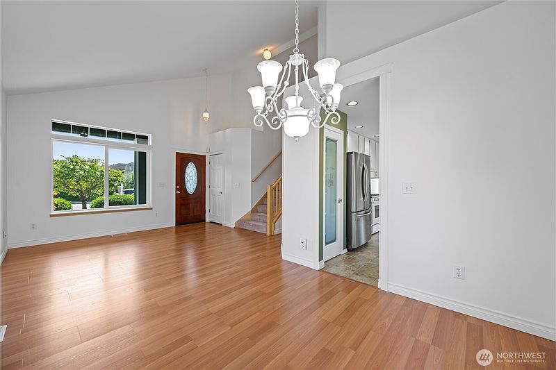5th image of 5419 67th Street NE