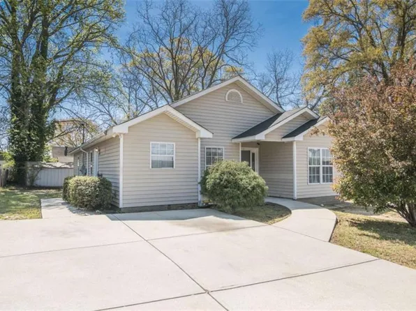 107 Griffith St, Winder, GA 30680