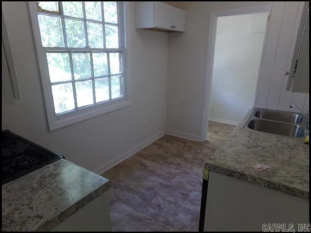 2609 S Tyler St — Photo 4