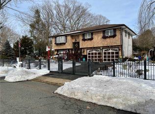 154 Brooklyn Ave, Huntington, NY 11743