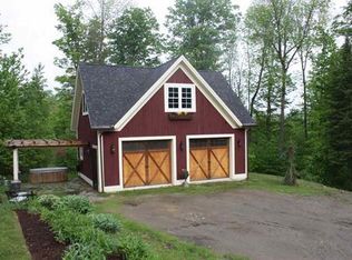 440 Currier Hill Dr, Irasburg, VT 05845