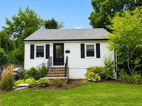 60 Moore Ave, Waldwick, NJ 07463