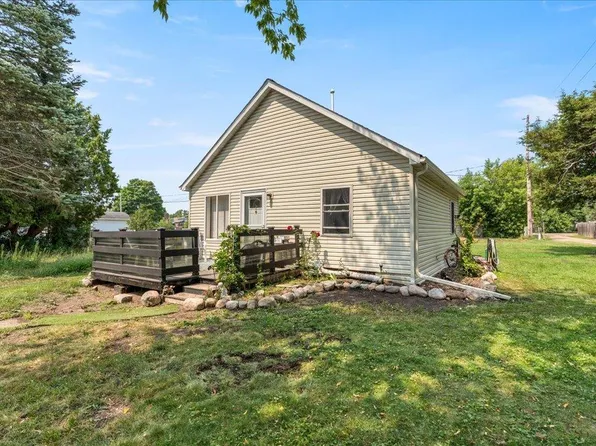 225 4th St NE, Crosby, MN 56441