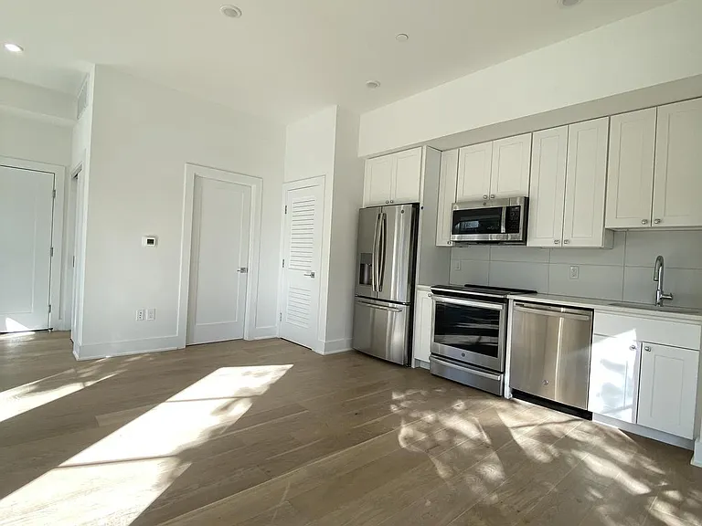 5301 Connecticut Ave NW #202 — Photo 4