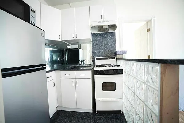 Rented by Platinum Properties | media 9