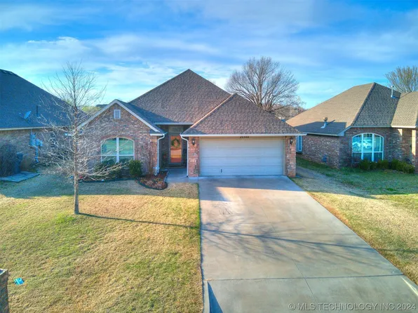 25384 Stonebridge Pkwy, Claremore, OK 74019