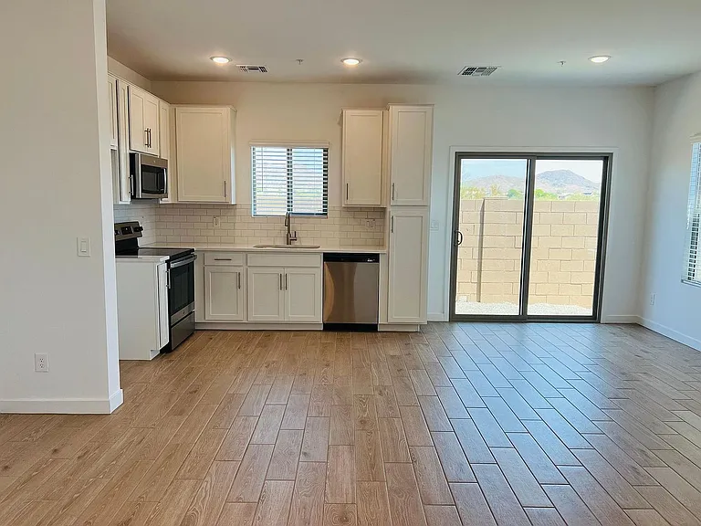 28021 N 28th Ave — Photo 5