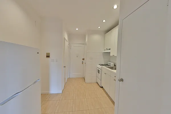 Rented by CitySites Real Estate Group | media 11