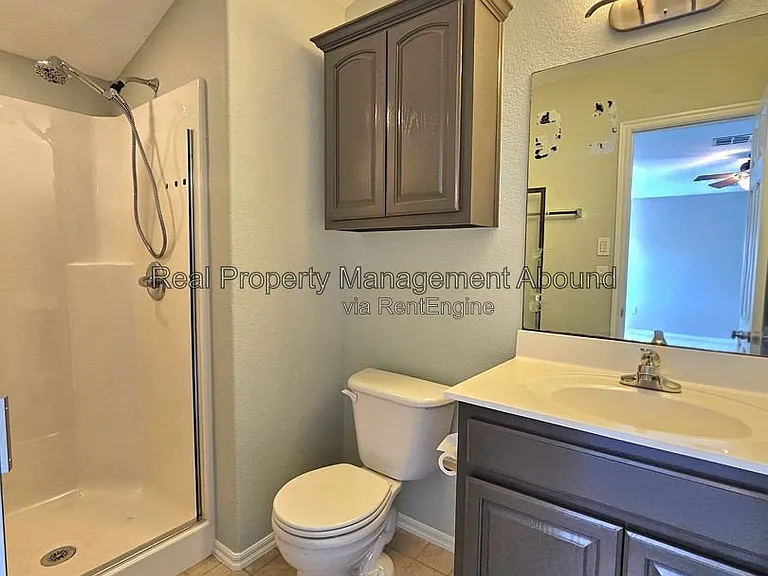 809 W Granger St — Photo 39
