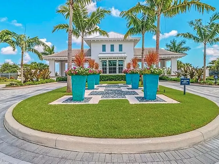 9134 Cayman Dr — Photo 39