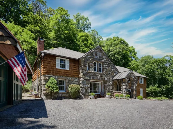 32 Lookout Road, Tuxedo Park, NY 10987