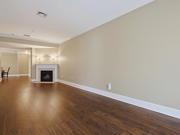 4th image of 426 Mount Hope St Unit 308