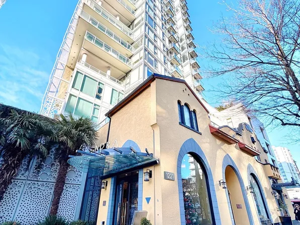 1221 Bidwell St #1103, Vancouver, BC V6G 0B1