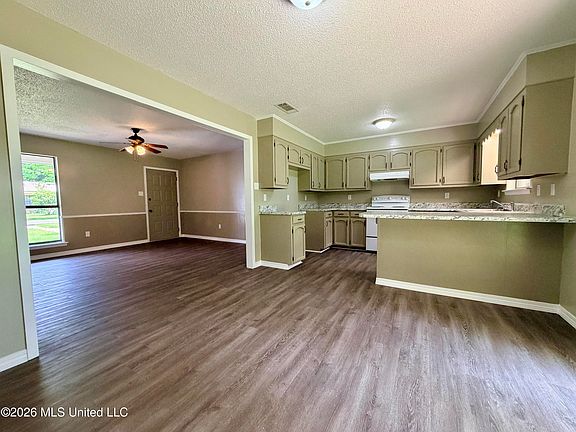 4th image of 107 Driftwood Dr