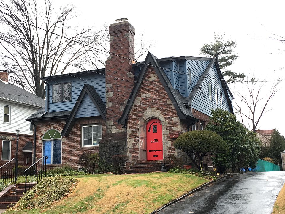 2nd image of 575 Abbott Ave