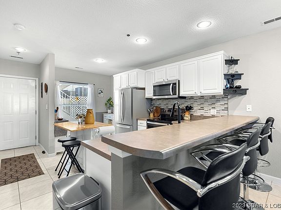 5th image of 138 Oak Harbor Dr #1E