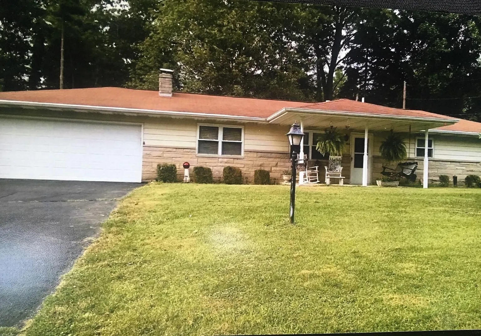 1313 E Fairwood Dr photo 1