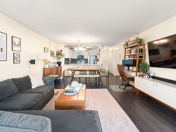 5th image of 525 W Hawthorne Pl APT 2606