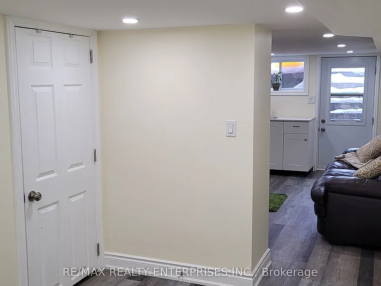 65A Chambers Ave — Photo 5